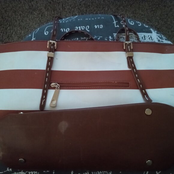 Micheal  Kores Purse please read.Final price pls can' tafford any more discount - Picture 11 of 16